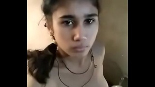 Sexo adolescente hindi caliente en el baño