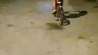 Gadis Seksi Menunggang Basikal Bogel Di Jalan Awam – Berisiko Tetapi Dia Suka Itu – Gadis Hotsportfit