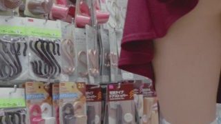 Teaser Pussy Flashing & Upskirt em loja japonesa - Exposição Moriya
