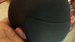 Worshiping Step Sister’s Perfect Bubble Butt After Yoga Class & Cumming On Her Lululemon Yoga Pants