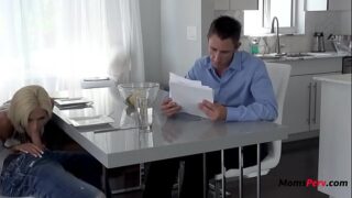 Worlds Sneakiest Step Mother Blows Infront Of Her Husband