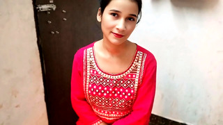 Step sister padh rahi thi to use blackmail kar ke chod diya