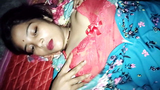 "Sister-in-law on the roof at night – Youth hidden in the moon!"